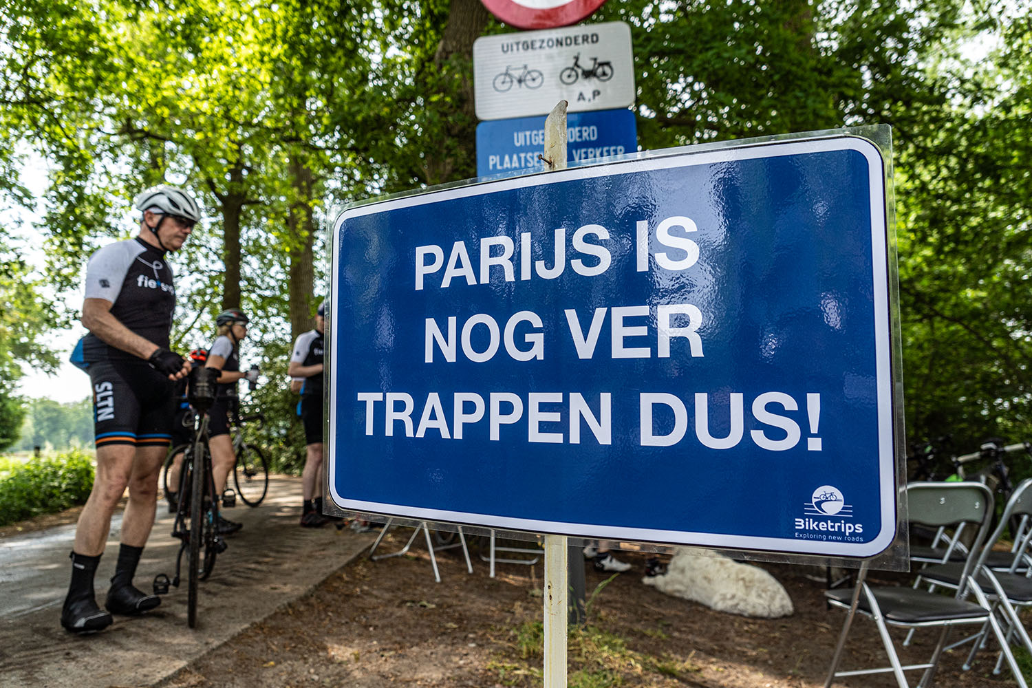 Road to Paris bord parijs is nog ver trappen dus