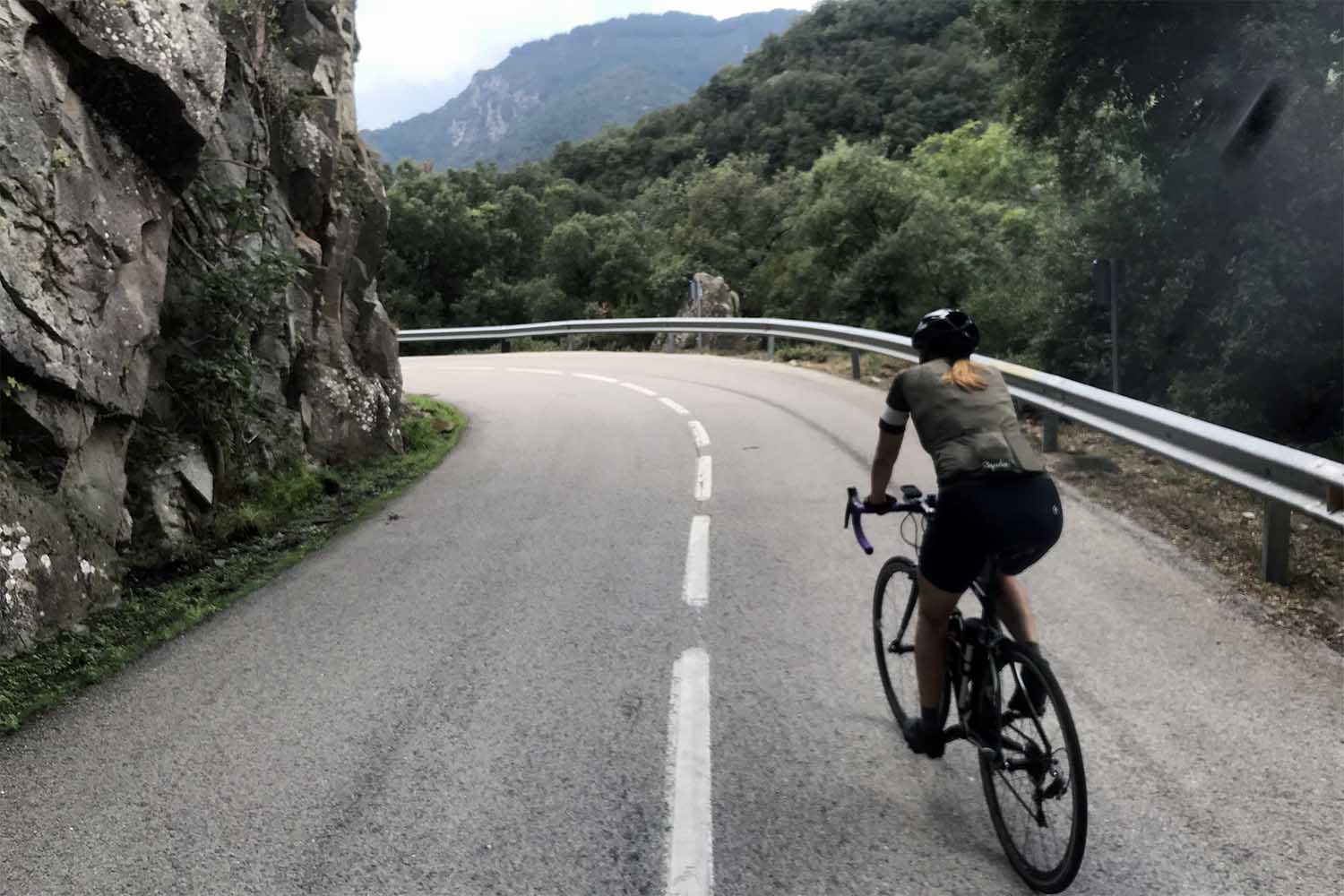 fietsreis catalonie bergen bocht fietsen fietsvakantie fietssport