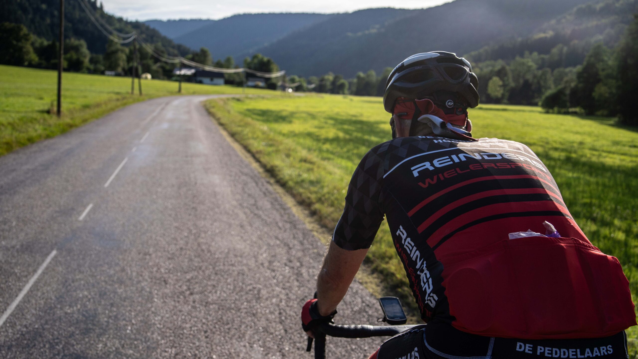 Fietser in de Vogezen op fietsvakantie met Biketrips