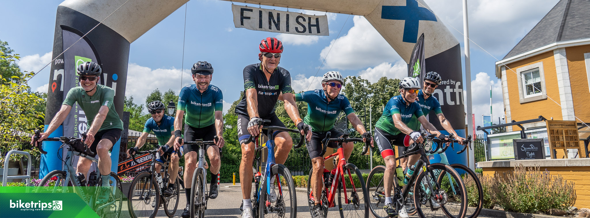 Fietsers finishen op de Cauberg in Zuid-Limburg bij Landal op fietsvakantie