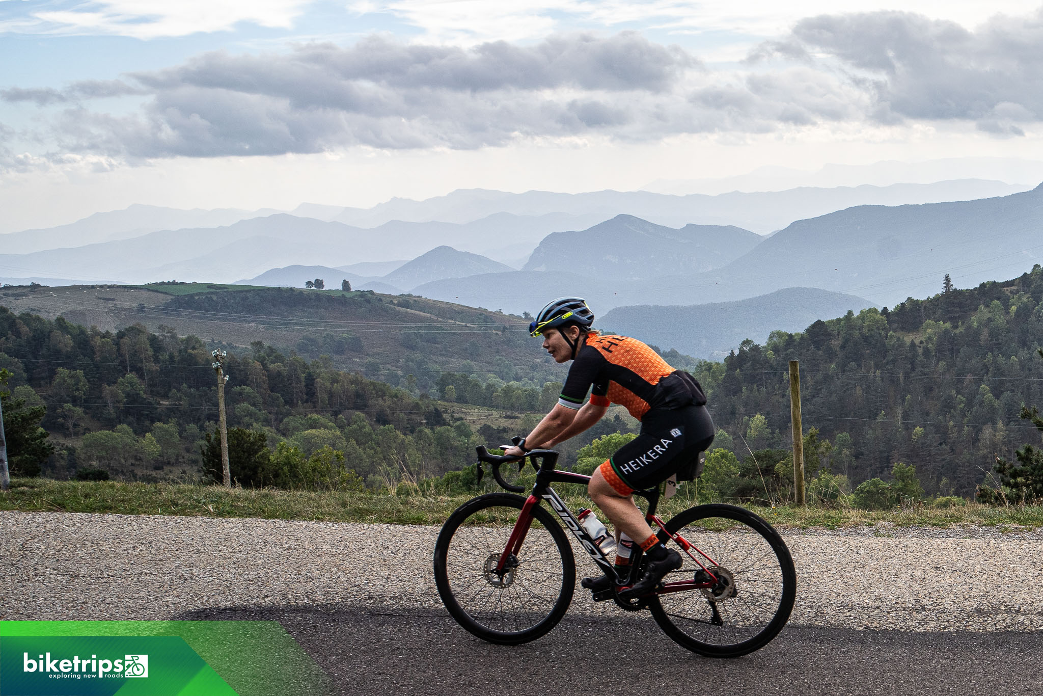 Fietser op fietsvakantie in Spanje Pyreneeën op Col d'Ares