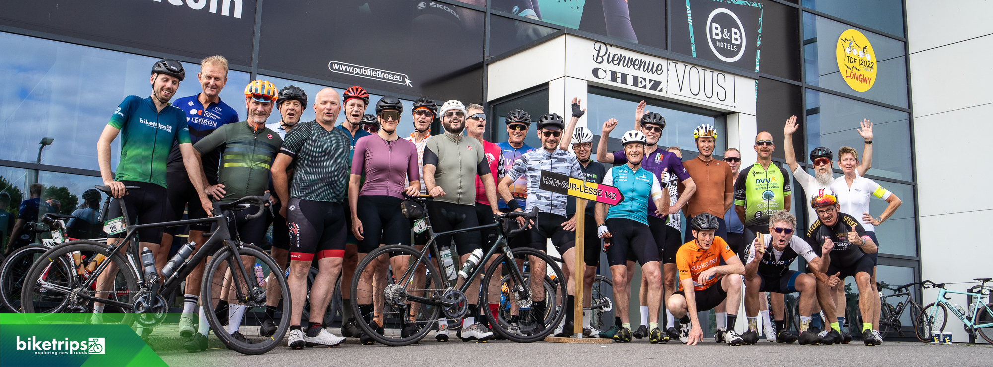 fietsers voor B&B hotel op fietsvakantie in Lorraine met Biketrips